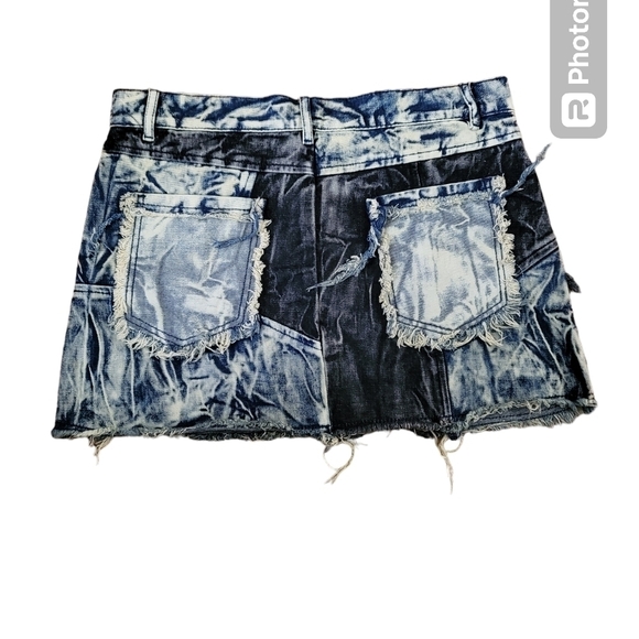 Fashion nova patchwork mini skirt. Dark wash size L - Picture 2 of 7